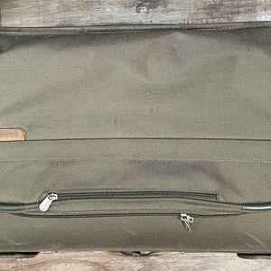 Briggs & Riley Baseline Olive Carryon Garment Bag Luggage 11x22x24